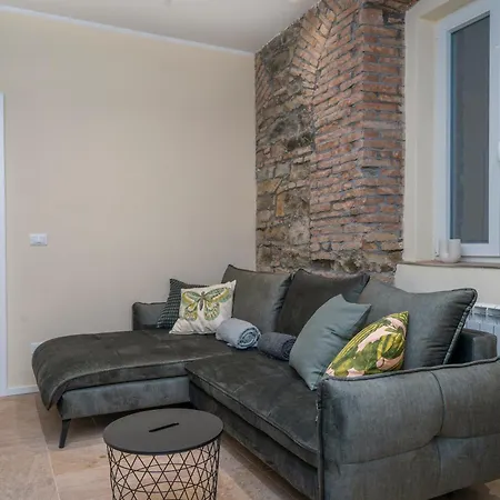 Urban Oasis Apartment Trieste