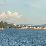 Urban Oasis, Home-triest Com Τεργέστη