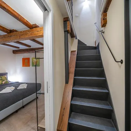 Urban Oasis, Home-triest Com * Τεργέστη