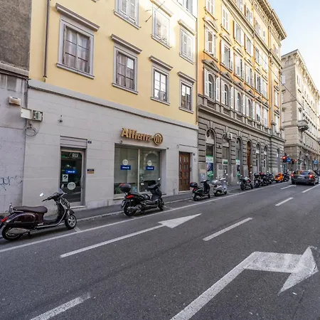 Urban Oasis, Home-triest Com * Τεργέστη