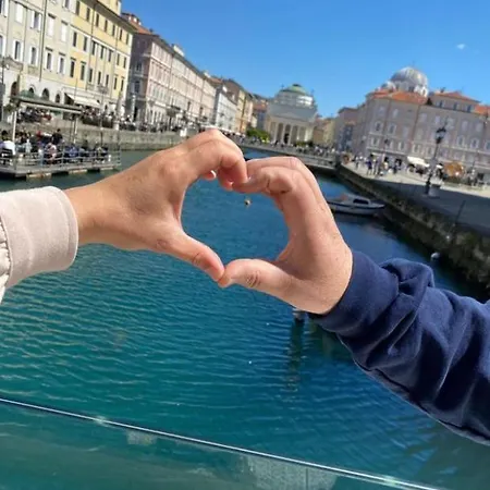 Urban Oasis, Home-triest Com Apartman