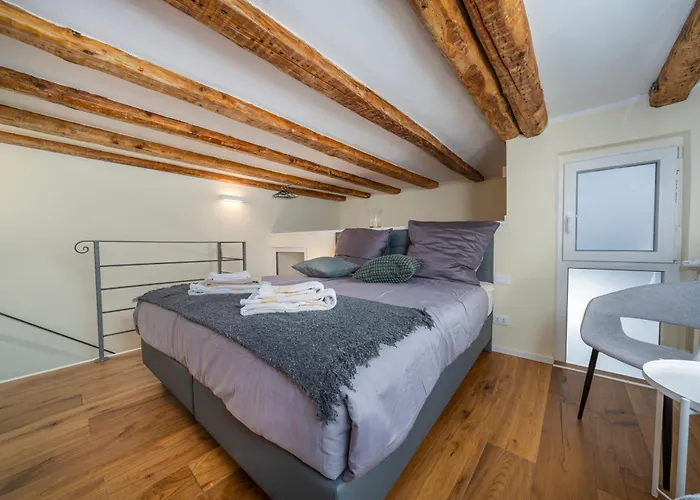 Urban Oasis, Home-triest Com * Trieste