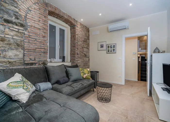 Appartamento Urban Oasis, Home-triest Com *